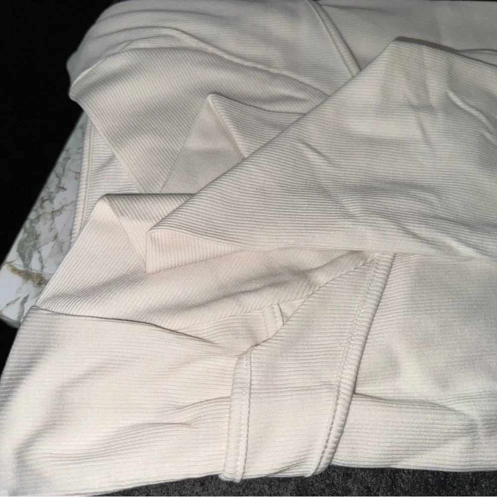 White Ribbed Top - Picture 5 of 5